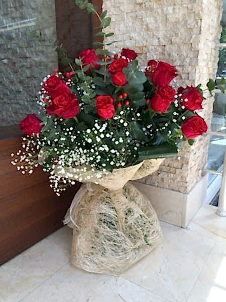 19 lu kırmızı gül buketi